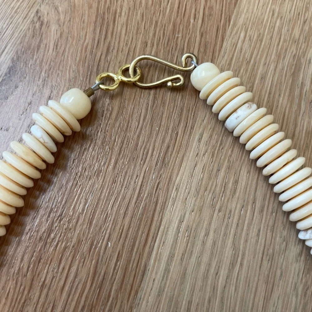Puka Shell Bead Necklace with Horn Charm - Picture 3 of 4